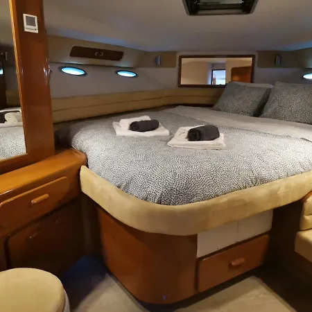 Flat Boat - Luxuryborder Πλωτό κατάλυμα Lisboa