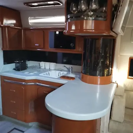 Flat Boat - Luxuryborder Botel Lisboa
